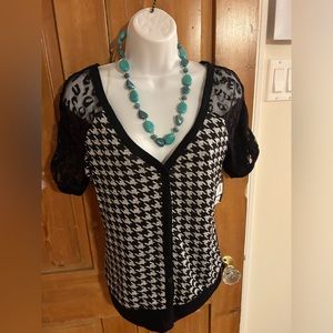 Gorgeous lace detailed cardigan, short sleeve sweater.